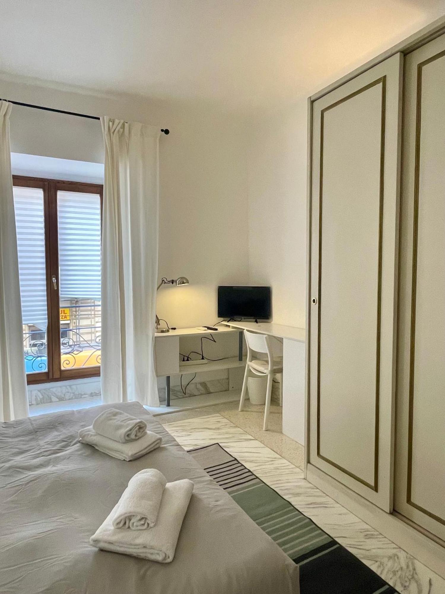 Martina A Piazza Del Popolo Villa Rom Exteriör bild