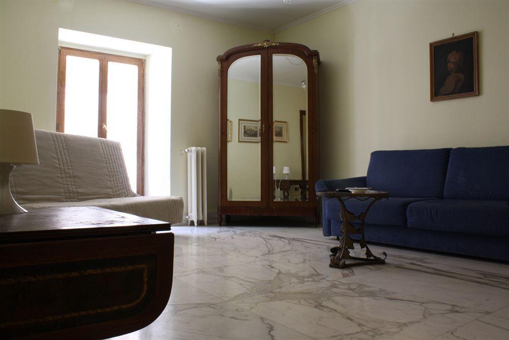 Martina A Piazza Del Popolo Villa Rom Exteriör bild