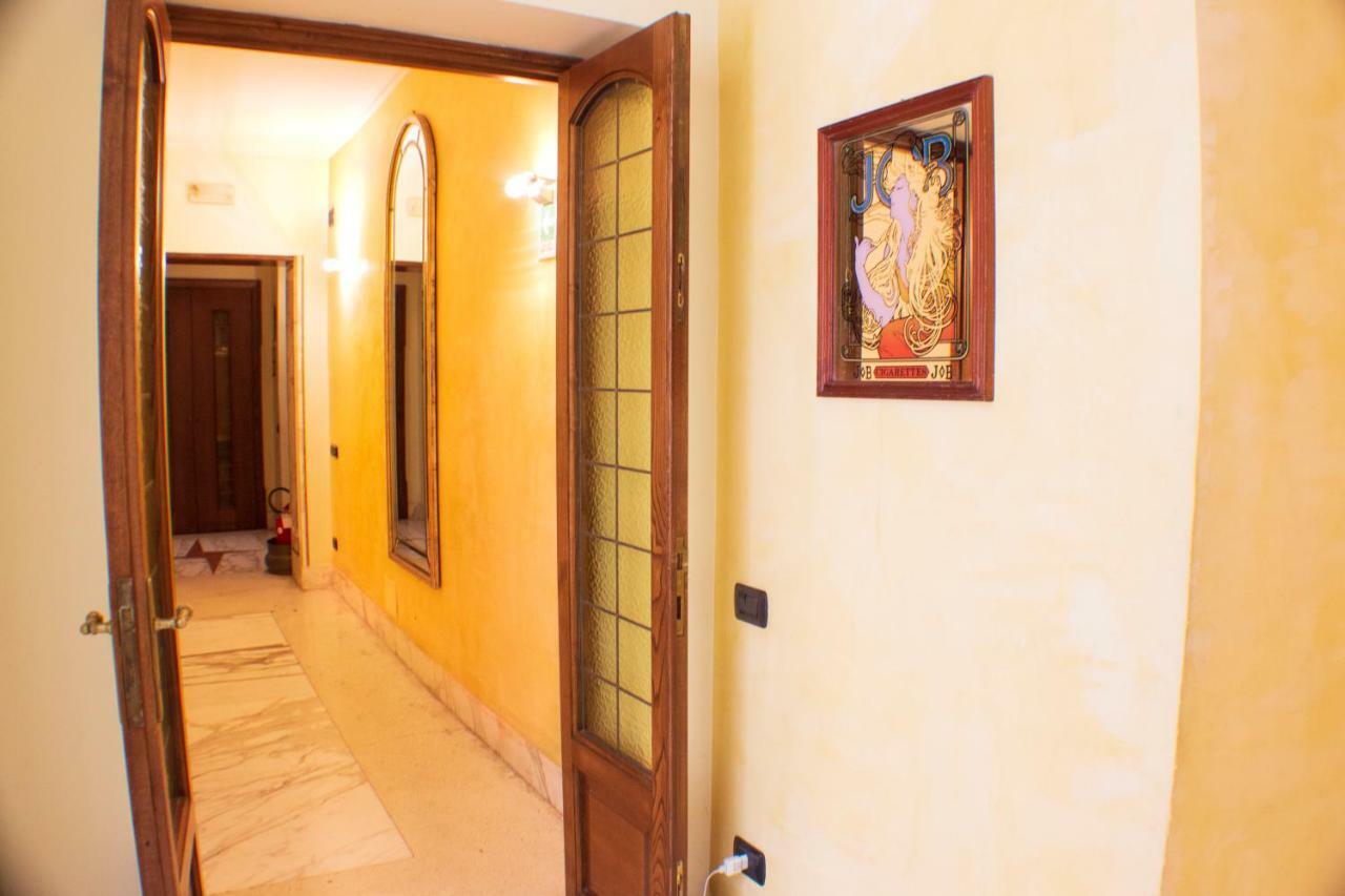 Martina A Piazza Del Popolo Villa Rom Exteriör bild